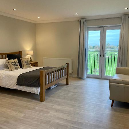 Executive Home With Plenty Of Room Ely Εξωτερικό φωτογραφία