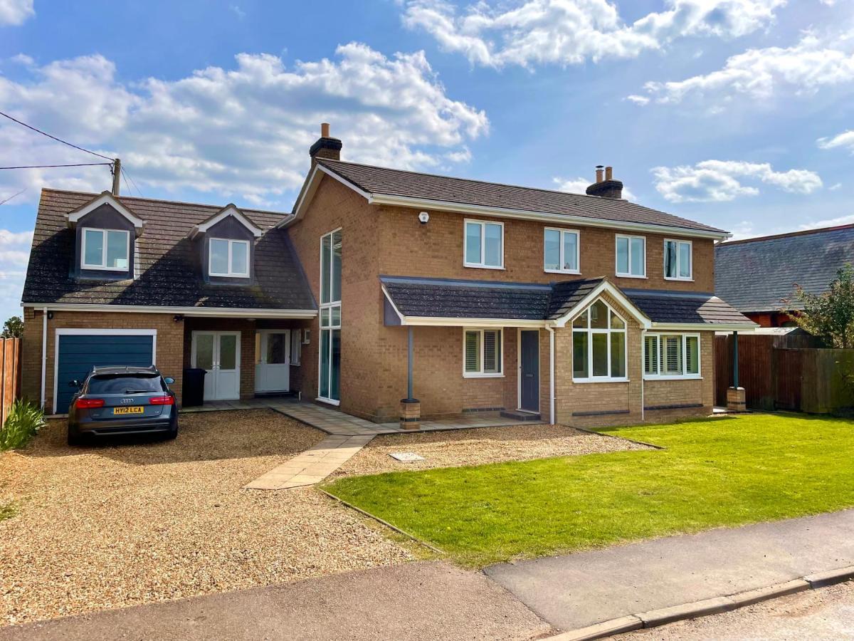 Executive Home With Plenty Of Room Ely Εξωτερικό φωτογραφία